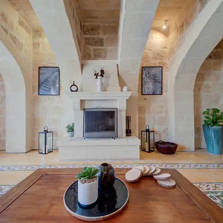 Villa Dreamy Gozo Escape With Private Pool, Charm & Comfort By 360 Estates Għarb