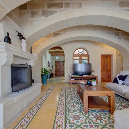 Dreamy Gozo Escape With Private Pool, Charm & Comfort By 360 Estates Villa Għarb