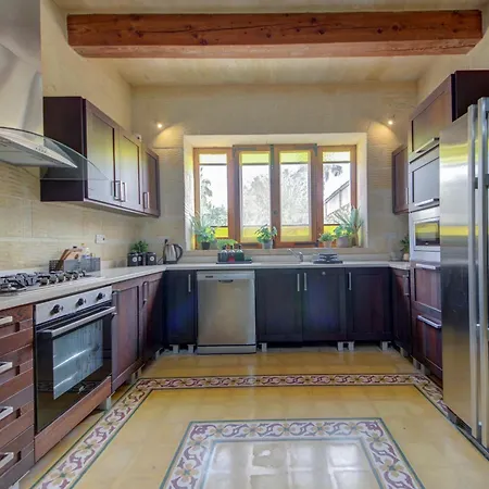 Dreamy Gozo Escape With Private Pool, Charm & Comfort By 360 Estates Villa *